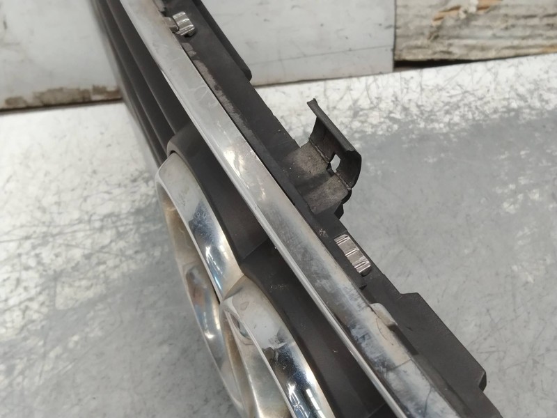 Recambio de rejilla delantera para audi a4 berlina (b5) 1.9 tdi quattro referencia OEM IAM 8D0853651R  