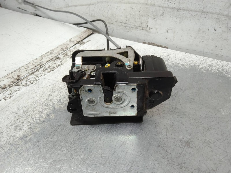 Recambio de motor cierre centralizado trasero derecho para ssangyong rodius xdi referencia OEM IAM   5P