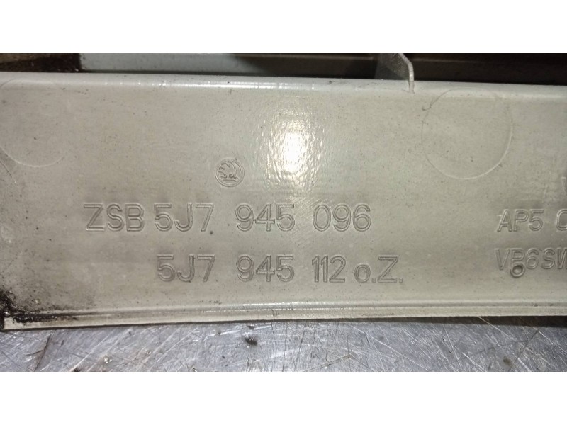 Recambio de piloto trasero derecho para skoda roomster (5j7) family referencia OEM IAM 5J7945112 5J7945096 