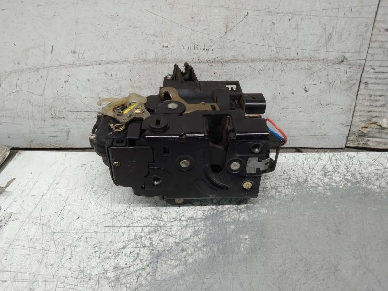Recambio de motor cierre centralizado trasero izquierdo para seat toledo (1m2) select referencia OEM IAM 3B4839015A  4P