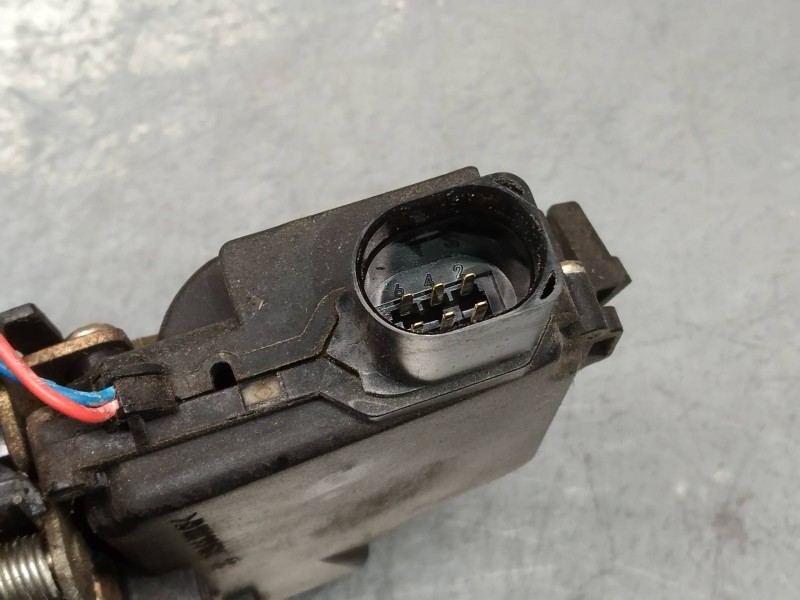 Recambio de motor cierre centralizado trasero izquierdo para seat toledo (1m2) select referencia OEM IAM 3B4839015A  4P