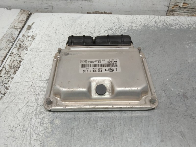 Recambio de centralita motor uce para volkswagen golf iv berlina (1j1) conceptline referencia OEM IAM 0281011065 038906019DD EDC