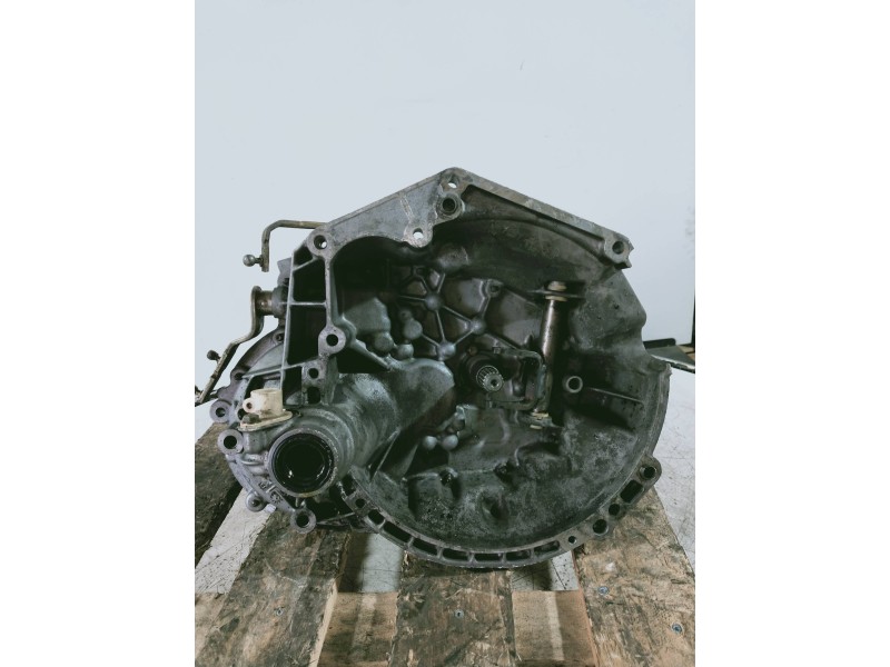 Recambio de caja cambios para peugeot 309 graffic referencia OEM IAM 02CB76 0615798 5V
