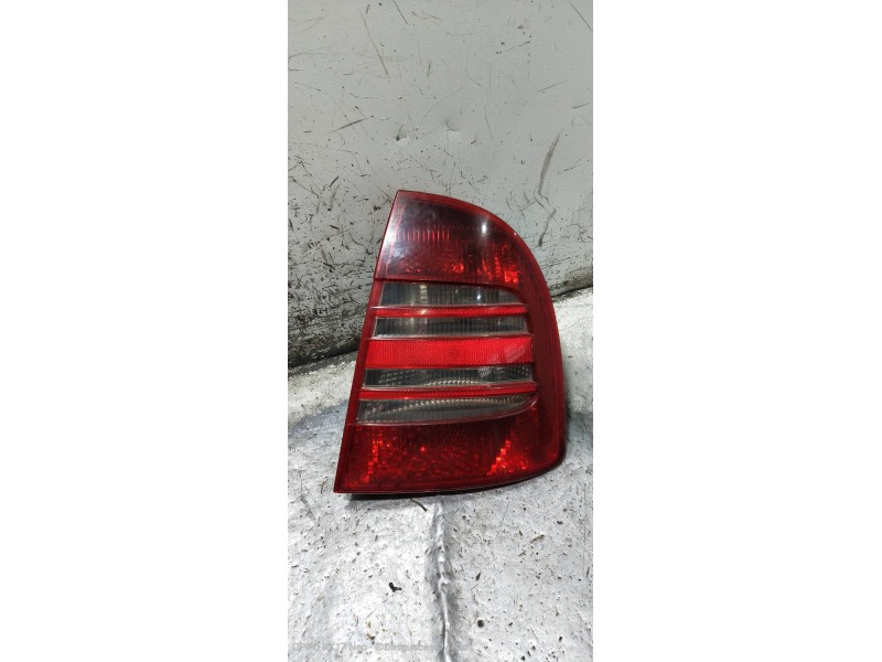 Recambio de piloto trasero derecho para skoda superb (3u4) 1.9 tdi referencia OEM IAM   