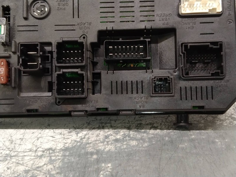 Recambio de caja reles / fusibles para citroen c5 berlina lx (e) referencia OEM IAM 9656530580 BSI2004H0501 