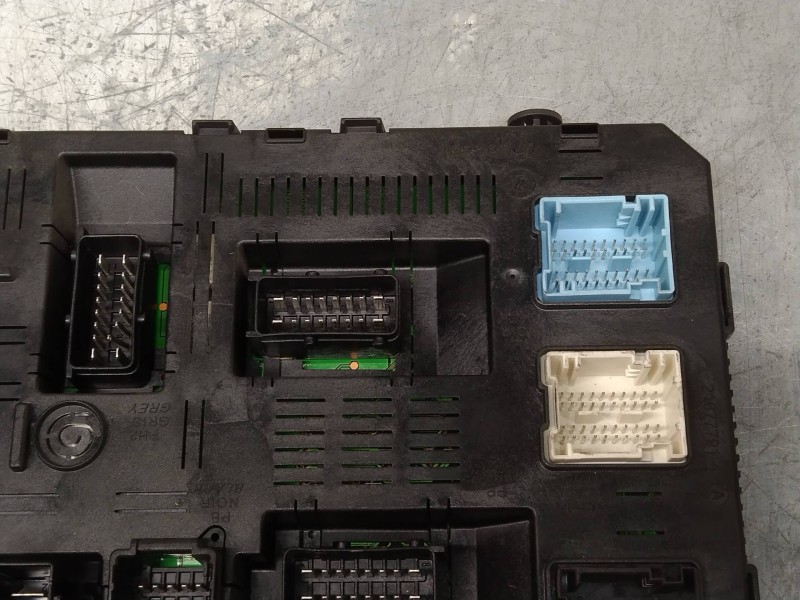 Recambio de caja reles / fusibles para citroen c5 berlina lx (e) referencia OEM IAM 9656530580 BSI2004H0501 