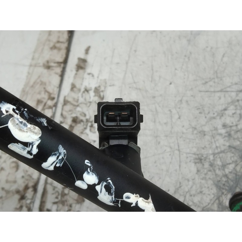 Recambio de rampa inyectora para renault megane ii berlina 3p confort authentique referencia OEM IAM 7700107405 7700112777 