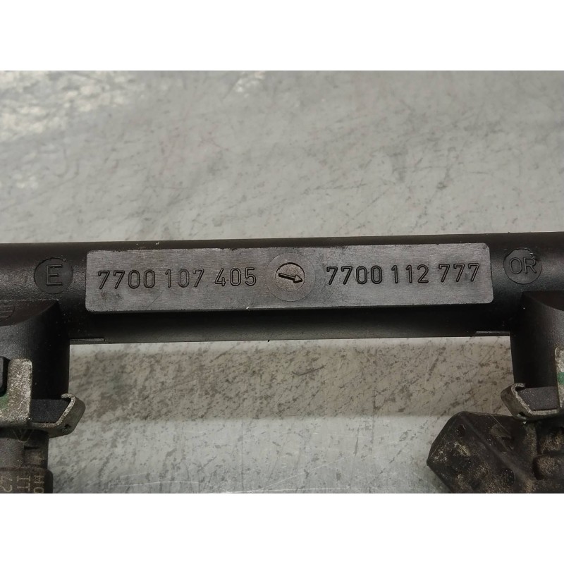 Recambio de rampa inyectora para renault megane ii berlina 3p confort authentique referencia OEM IAM 7700107405 7700112777 