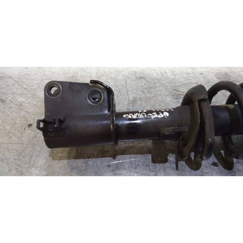 Recambio de amortiguador delantero derecho para opel vivaro combi 2.9t corto referencia OEM IAM   