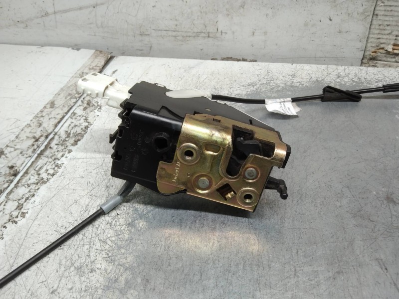 Recambio de motor cierre centralizado delantero derecho para citroen c4 berlina collection referencia OEM IAM 9683415980  5P