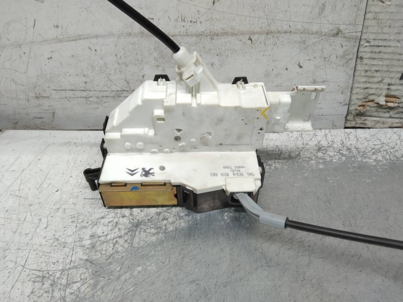 Recambio de motor cierre centralizado delantero derecho para citroen c4 berlina collection referencia OEM IAM 9683415980  5P