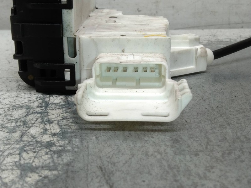 Recambio de motor cierre centralizado delantero derecho para citroen c4 berlina collection referencia OEM IAM 9683415980  5P