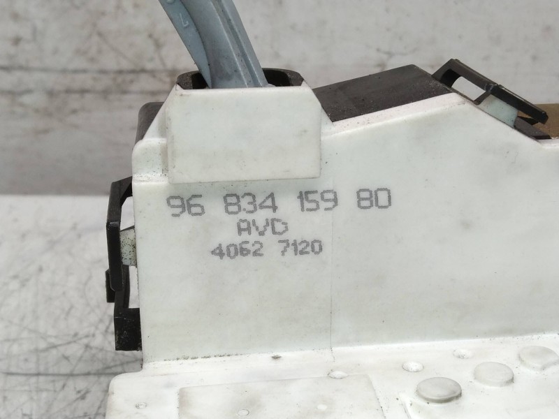 Recambio de motor cierre centralizado delantero derecho para citroen c4 berlina collection referencia OEM IAM 9683415980  5P