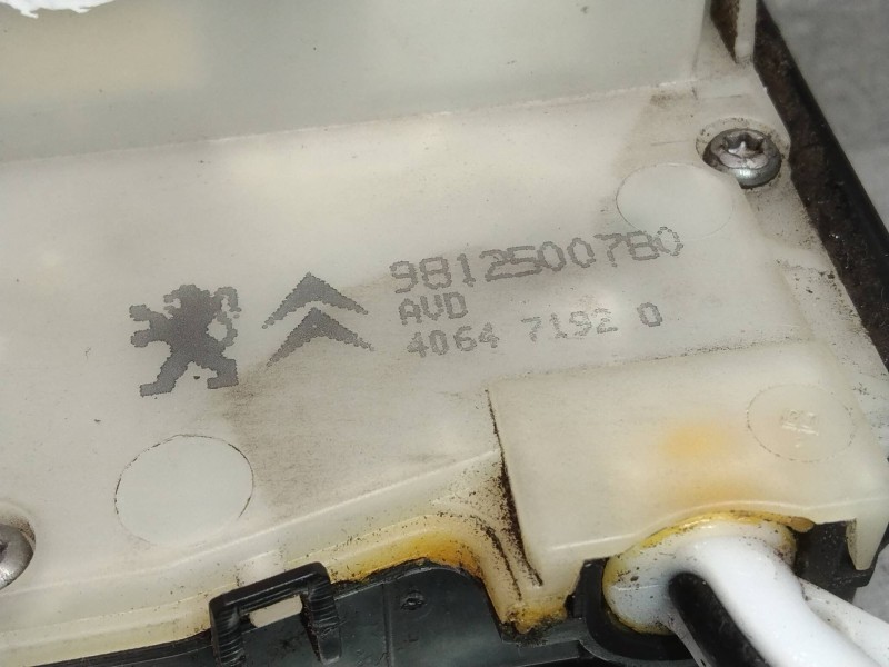 Recambio de motor cierre centralizado delantero derecho para peugeot 208 referencia OEM IAM 9812500780  5P