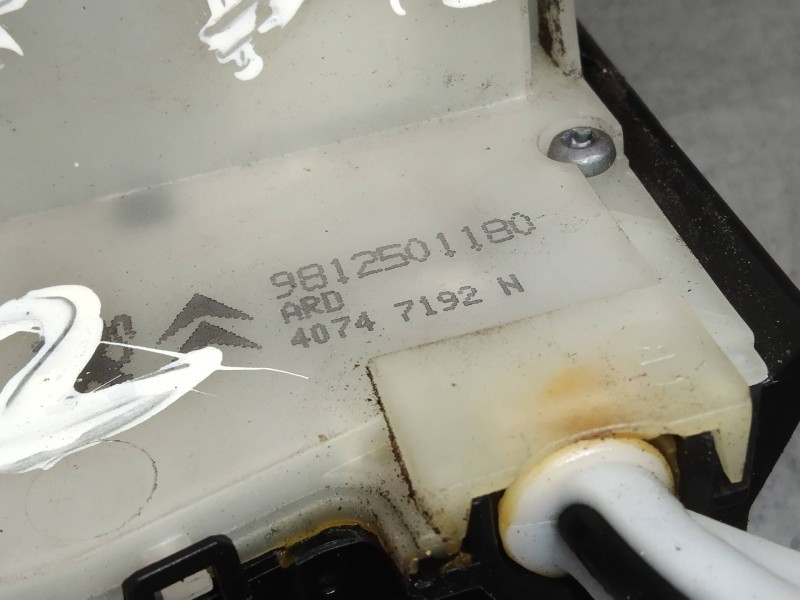 Recambio de motor cierre centralizado trasero derecho para peugeot 208 referencia OEM IAM 9812501180  5P Recambio de motor cierre centralizado trasero derecho para peugeot 208 referencia OEM IAM 9812501180  5P