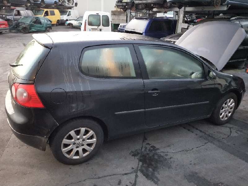 volkswagen golf v berlina (1k1) del año 2004