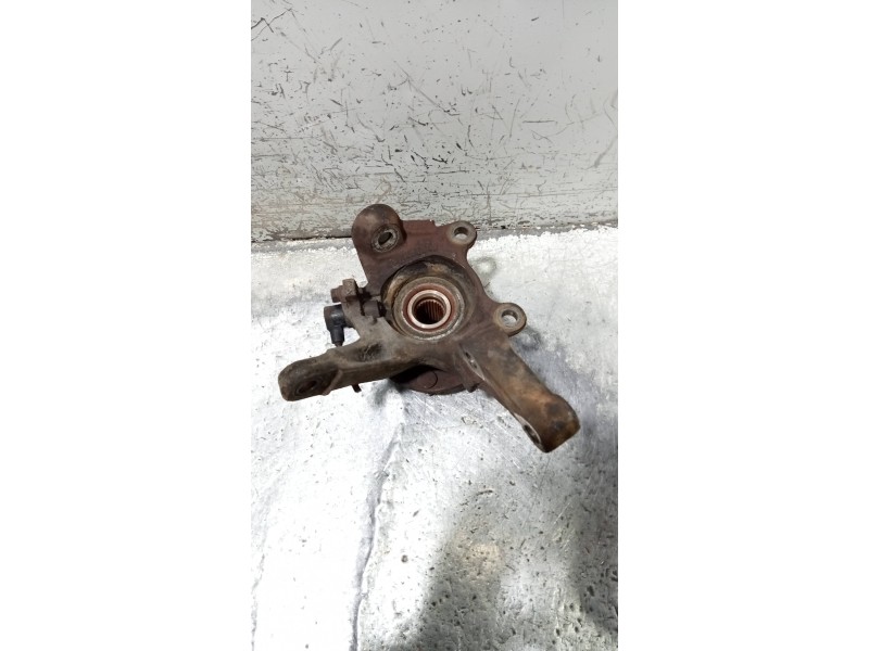 Recambio de mangueta delantera derecha para nissan almera tino (v10m) básico referencia OEM IAM   