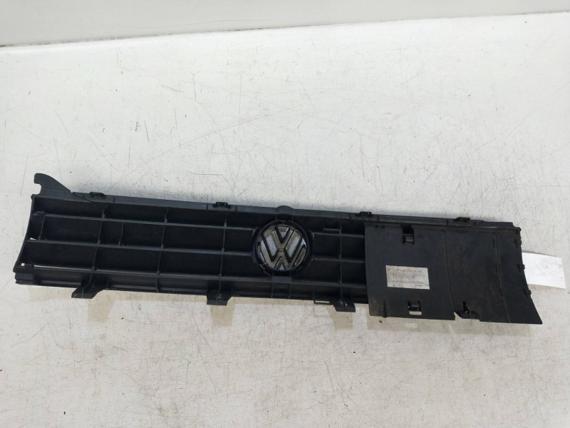 Recambio de rejilla delantera para volkswagen passat (321/23/27/31) 1.8 referencia OEM IAM   