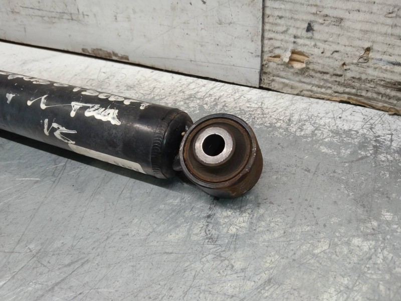 Recambio de amortiguador trasero izquierdo para opel combo d expression l1h1 referencia OEM IAM 51960190  