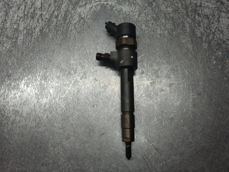 Recambio de inyector para fiat punto berlina (188) 1.9 d (i) referencia OEM IAM 0445110019  