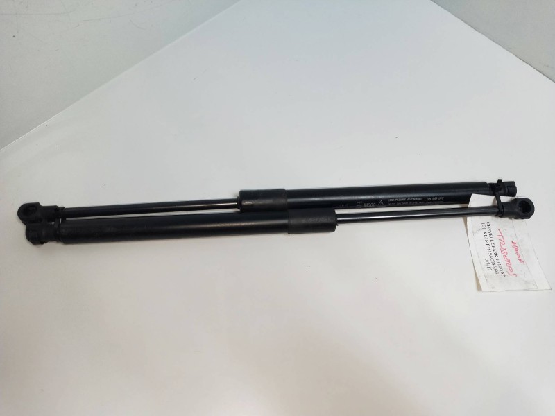 Recambio de amortiguadores maletero / porton para chevrolet spark 1.0 cat referencia OEM IAM 95962017  