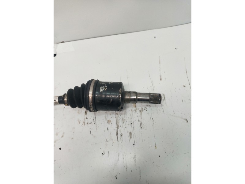Recambio de transmision delantera izquierda para chevrolet lacetti 2.0 diesel cat referencia OEM IAM M8  