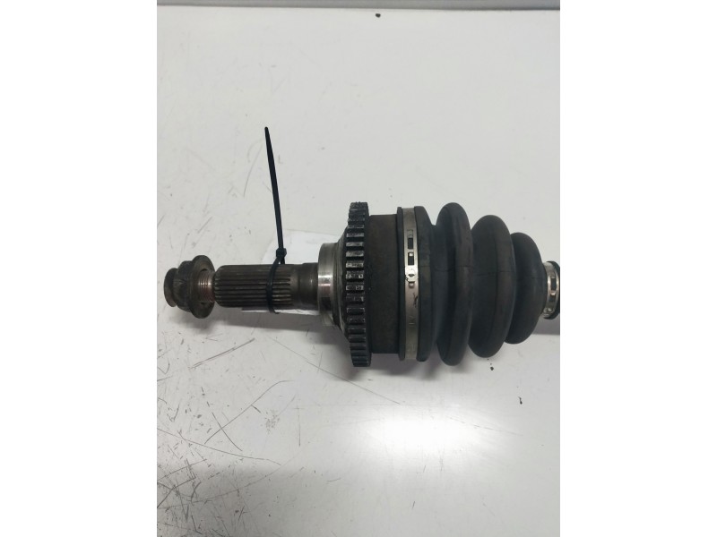 Recambio de transmision delantera derecha para kia carnival ii 2.5 v6 ex referencia OEM IAM   