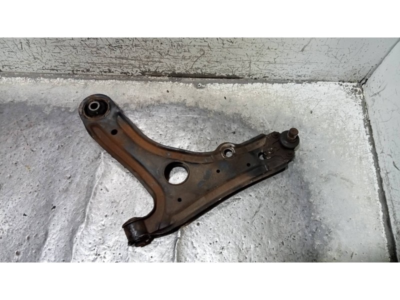 Recambio de brazo suspension inferior delantero izquierdo para volkswagen polo classic (6v2) básico referencia OEM IAM   