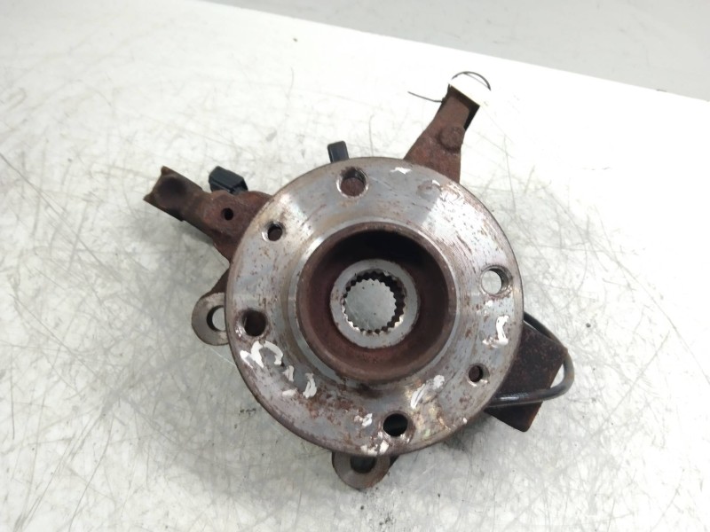 Recambio de mangueta delantera izquierda para dacia sandero 0.9 tce cat referencia OEM IAM   