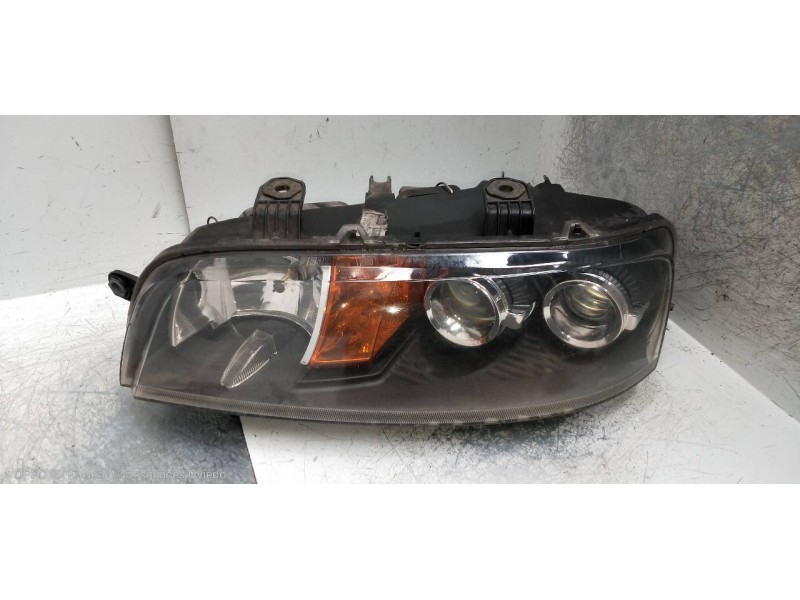 Recambio de faro izquierdo para fiat punto berlina (188) 1.2 8v referencia OEM IAM   