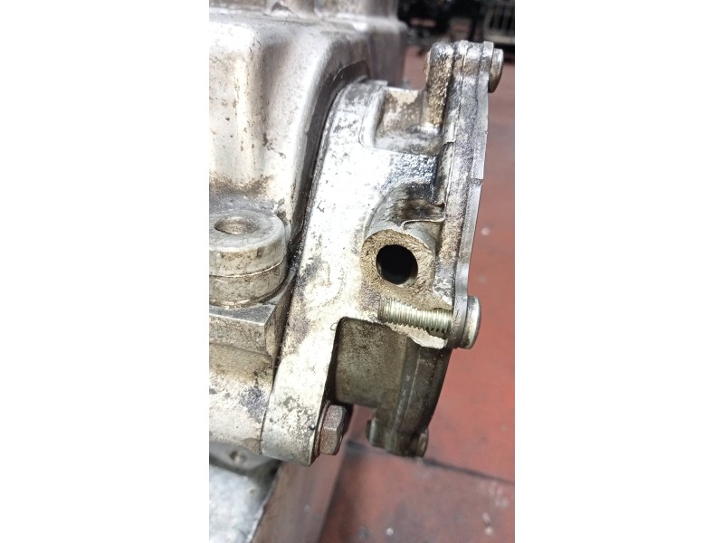Recambio de culata para ssangyong rodius xdi referencia OEM IAM D27DT 1665926 