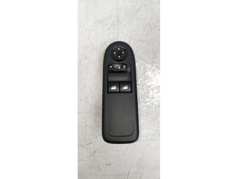 Recambio de mando elevalunas delantero izquierdo para peugeot 308 confort referencia OEM IAM 96585186XT  