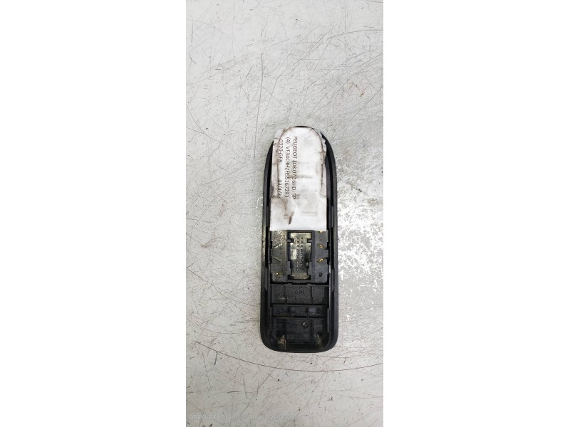 Recambio de mando elevalunas delantero izquierdo para peugeot 308 confort referencia OEM IAM 96585186XT  