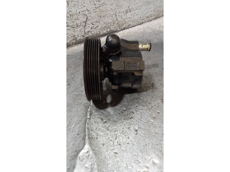 Recambio de bomba direccion para renault laguna (b56) 1.6 16v rt referencia OEM IAM 7700431532 7700431533 26077681