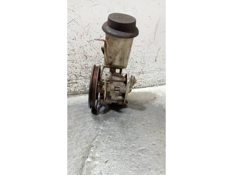 Recambio de bomba direccion para toyota yaris (ncp1/nlp1/scp1) 1.3 linea luna referencia OEM IAM   