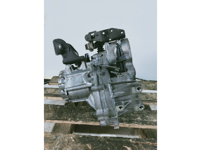 Recambio de caja cambios para hyundai accent (lc) gl 5p referencia OEM IAM H41973 265821 5V