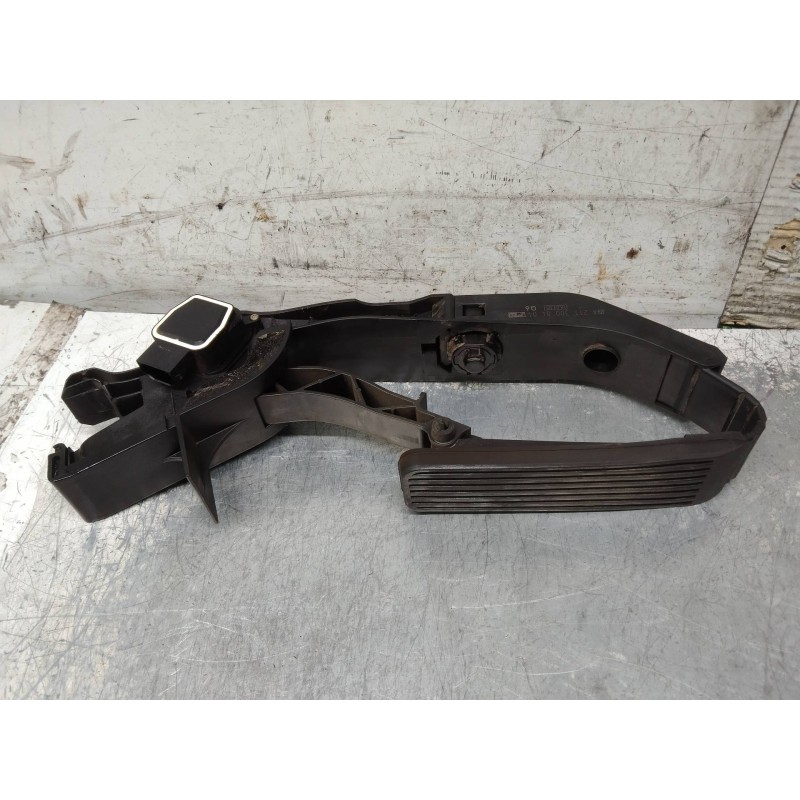 Recambio de potenciometro pedal para mercedes clase c (w203) berlina 220 cdi (la) (203.008) referencia OEM IAM A2113000404  