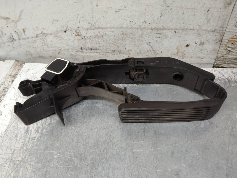 Recambio de potenciometro pedal para mercedes clase c (w203) berlina 220 cdi (la) (203.008) referencia OEM IAM A2113000404  