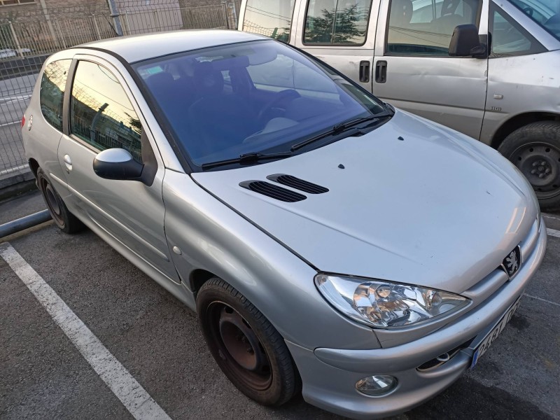 peugeot 206 berlina del año 2004
