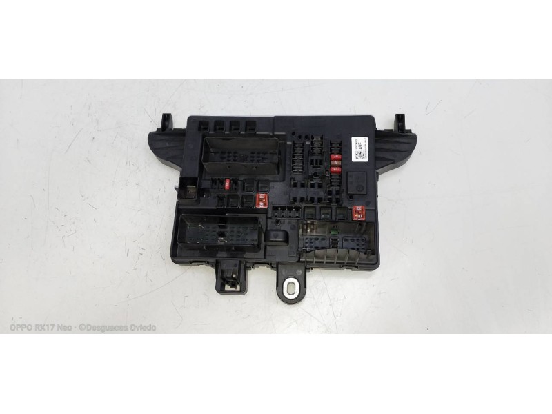 Recambio de caja reles / fusibles para opel insignia berlina excellence referencia OEM IAM 22737764  
