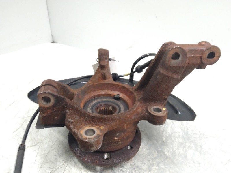 Recambio de mangueta delantera izquierda para dacia dokker 1.5 dci diesel fap cat referencia OEM IAM   