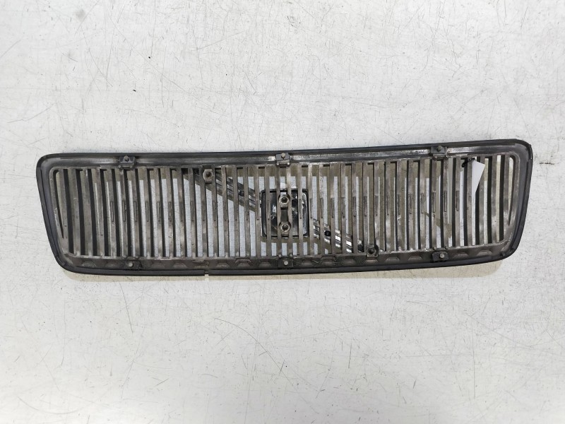 Recambio de rejilla delantera para volvo c70 coupe 2.4 referencia OEM IAM   