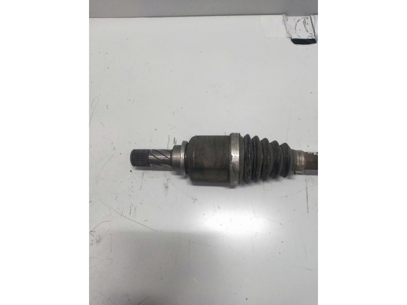 Recambio de transmision delantera izquierda para renault megane iii berlina 5 p authentique referencia OEM IAM 8200725499  