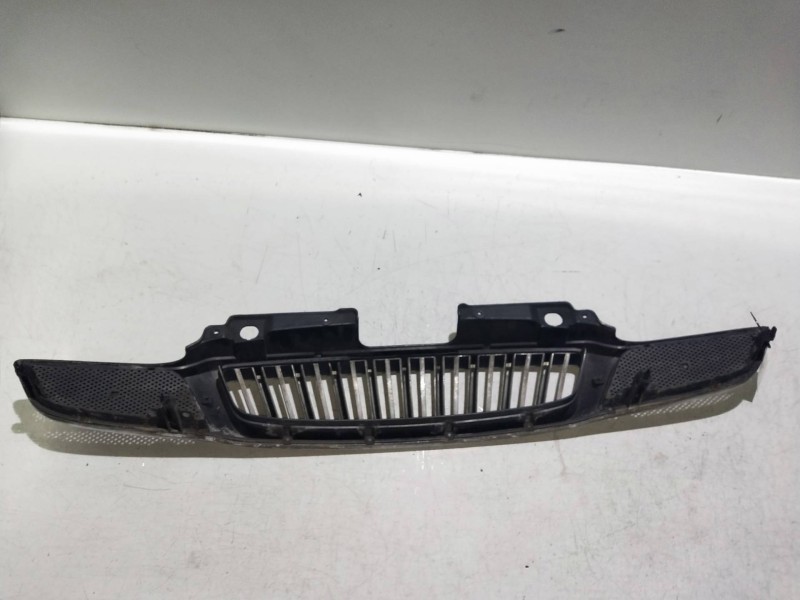 Recambio de rejilla delantera para daewoo tacuma referencia OEM IAM 96377693  