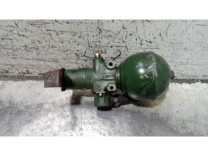 Recambio de acumulador central amortiguacion para citroen bx berlina 14 e referencia OEM IAM 588684  