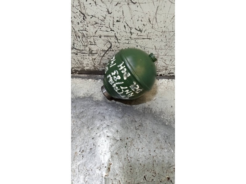 Recambio de acumulador central amortiguacion para citroen bx berlina 14 e referencia OEM IAM   