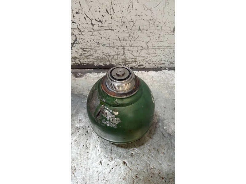 Recambio de acumulador central amortiguacion para citroen bx berlina 14 e referencia OEM IAM   