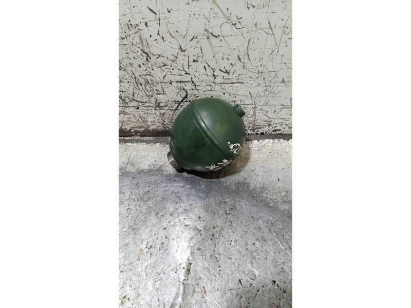 Recambio de acumulador central amortiguacion para citroen bx berlina 14 e referencia OEM IAM   