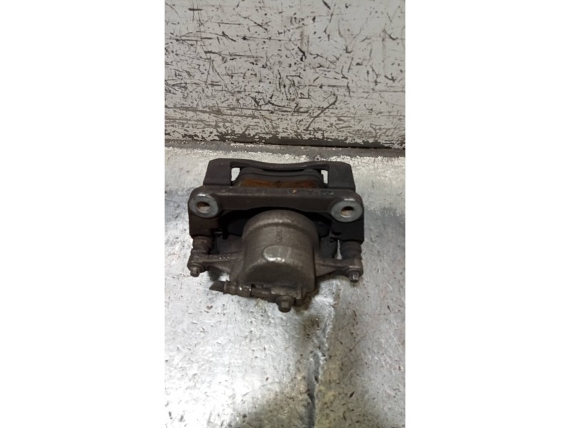 Recambio de pinza freno delantera derecha para mercedes clase a berlina (bm 177) a 180 d (177.103) referencia OEM IAM L72329AD  