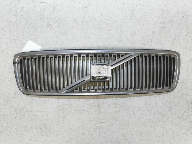 Recambio de rejilla delantera para volvo v70 familiar 2.4 turbo cat referencia OEM IAM   